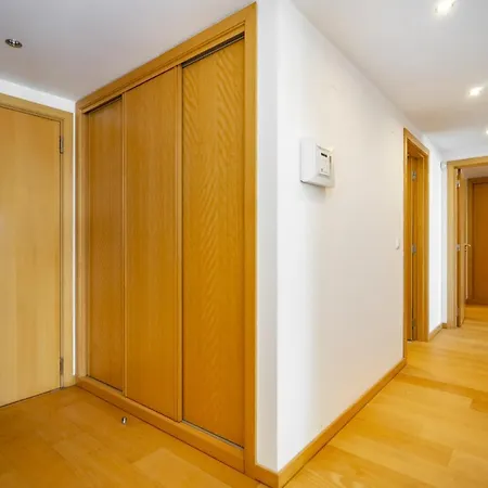 Whome Panoramic View With Elevator, Ac, Garage Perfect For Families & Business Travellers Лиссабон