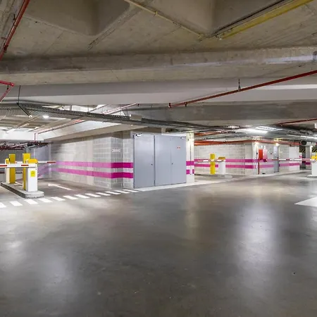 Whome Panoramic View With Elevator, Ac, Garage Perfect For Families & Business Travellers Daire Lisboa