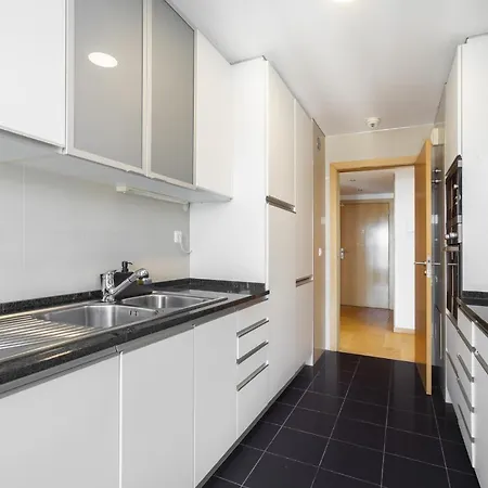 Whome Panoramic View With Elevator, Ac, Garage Perfect For Families & Business Travellers アパート *