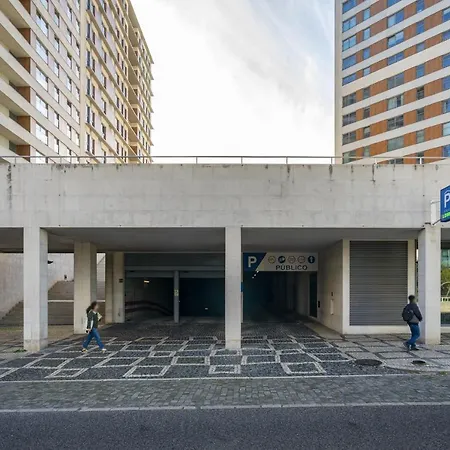 Whome Panoramic View With Elevator, Ac, Garage Perfect For Families & Business Travellers *