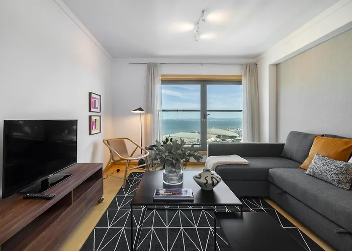 Whome Panoramic View With Elevator, Ac, Garage Perfect For Families & Business Travellers Apartamento *