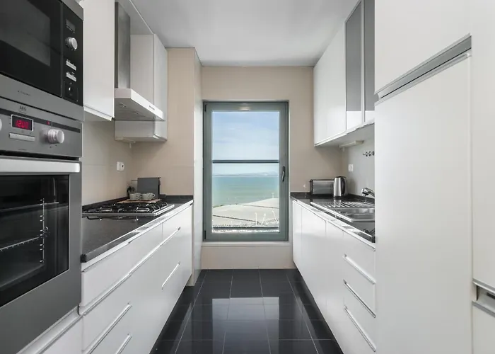 Whome Panoramic View With Elevator, Ac, Garage Perfect For Families & Business Travellers Apartamento *