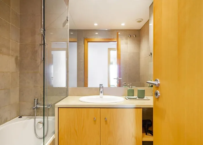 Whome Panoramic View With Elevator, Ac, Garage Perfect For Families & Business Travellers Lisboa