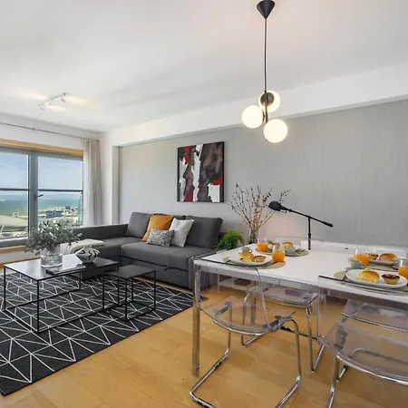 Whome Panoramic View With Elevator, Ac, Garage Perfect For Families & Business Travellers *