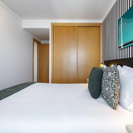 Whome Panoramic View With Elevator, Ac, Garage Perfect For Families & Business Travellers 公寓 Lisboa